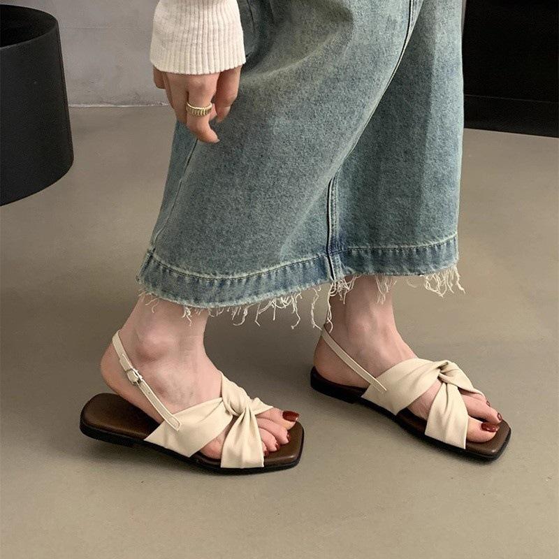 Flat Sandals Women's Summer Wear New Versatile French Beautiful Fairy Style with Skirt Travel Seaside Roman Shoes