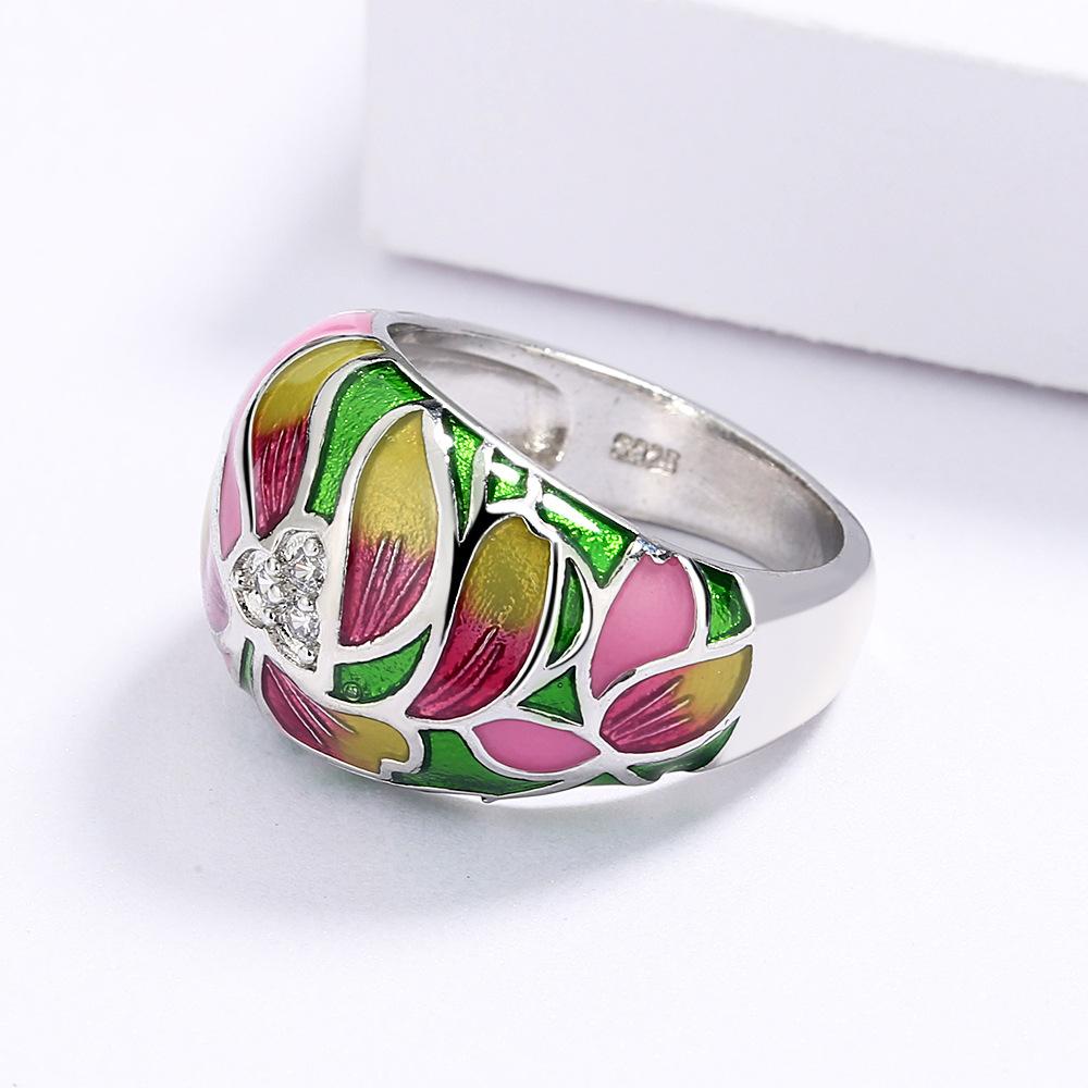 European and American Pastoral Style Exquisite and Elegant Flower Dripping Enamel Womens Ring