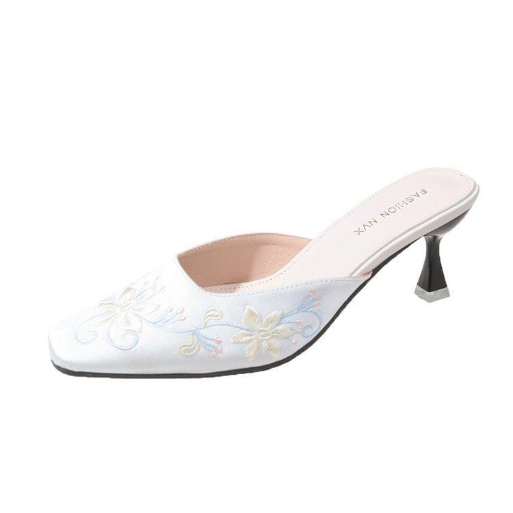 

2024 new European and American fashion embroidered thin heel cool slippers small square head suede thin heel temperament half drag women s shoes 39