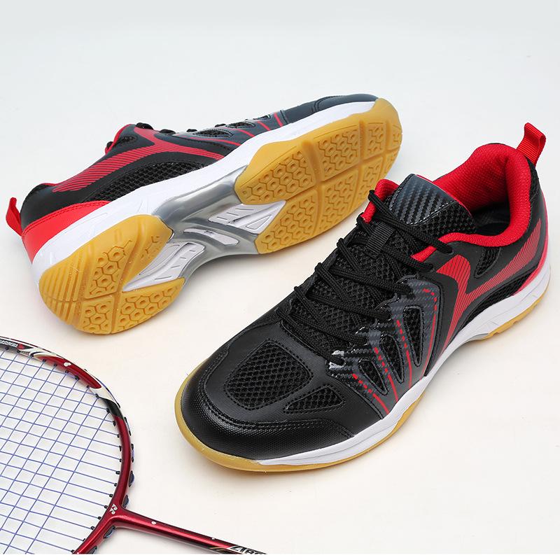 New badminton shoes couple sports professional competition training shoes breathable lightweight student tennis table tennis shoes
