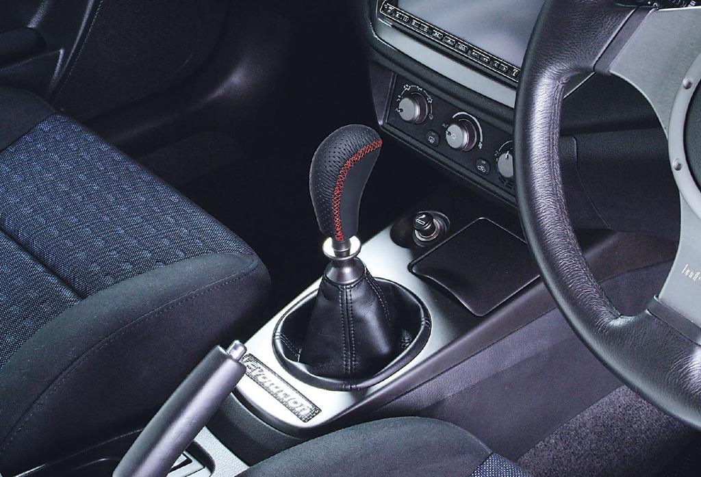 Carmate RAZO Leather Sport Grip Shift Knob for 400 (RA127RE)
