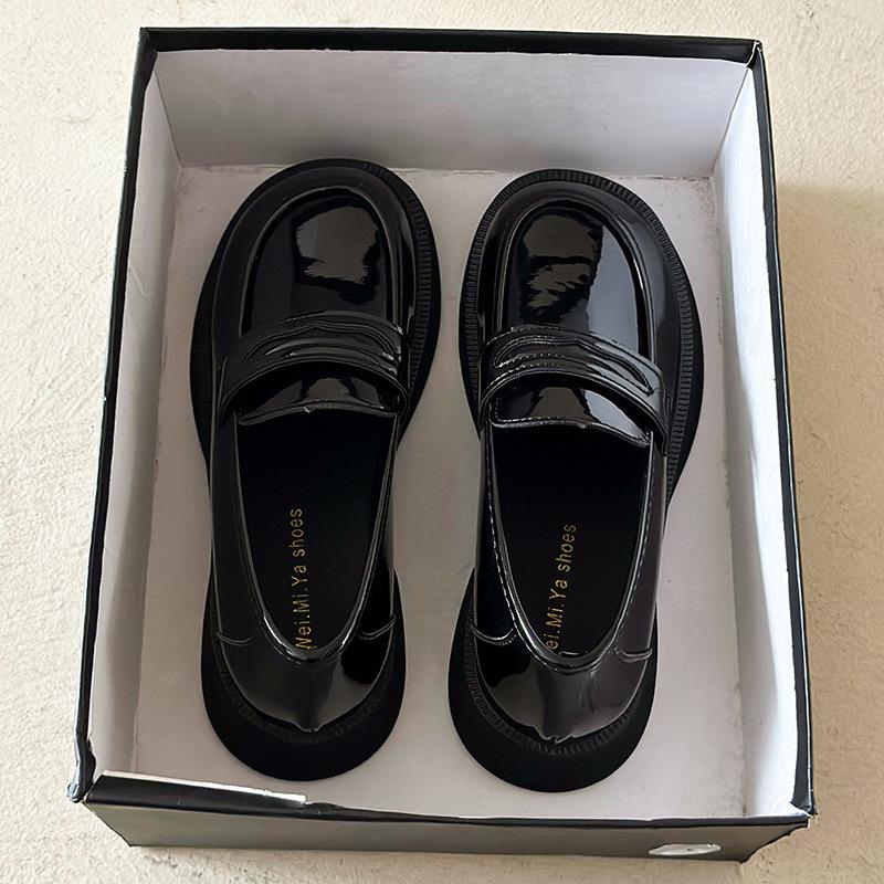 Spring Black Small Leather Shoes Women's One-pedal Women's Spring and Autumn New Single Shoes Doudou Shoes