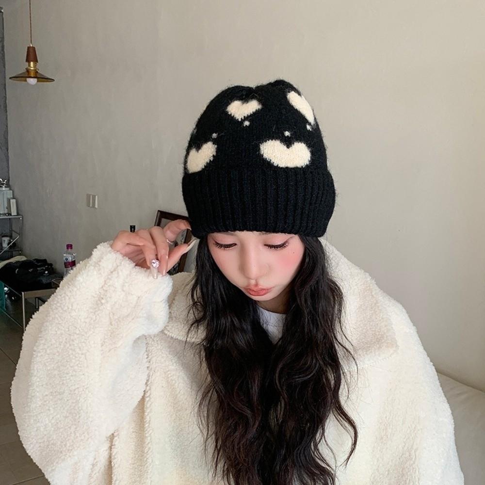Polyester Knitted Beanie Hat Heart Pattern Earflap Beanie Daily Wear