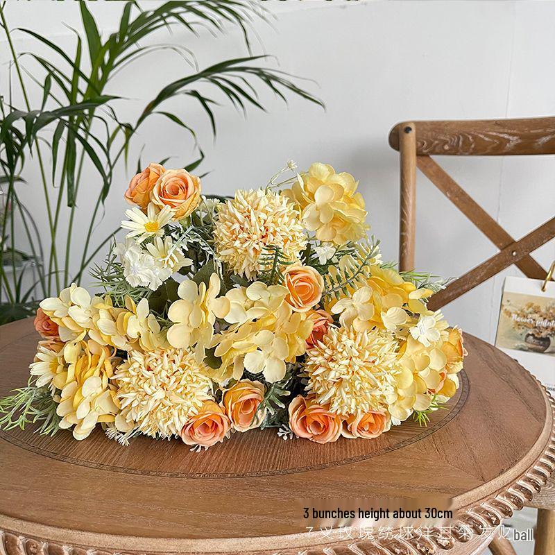 Искусственная композиция из роз и гортензий для декора гостиной и обеденного стола