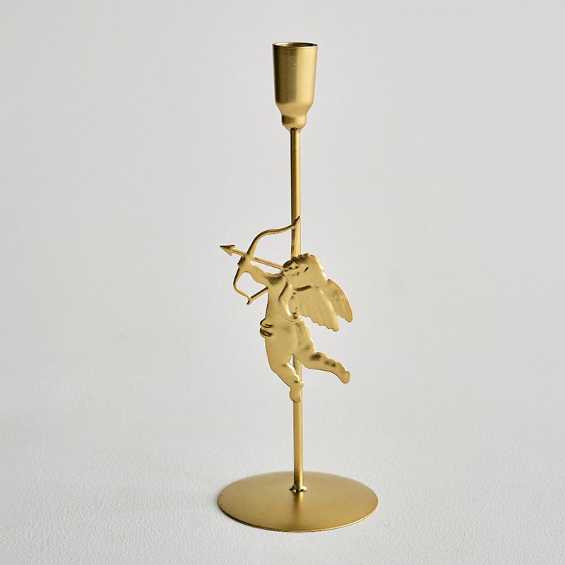 1 szt. Wysoki świecznik Geometryczny Pokój Dekoracyjny Rekwizyty Atmosferyczne Żelazny Rękodzieło Domowe Świecznik Kształt Kupidyna Uchwyt na Świecę