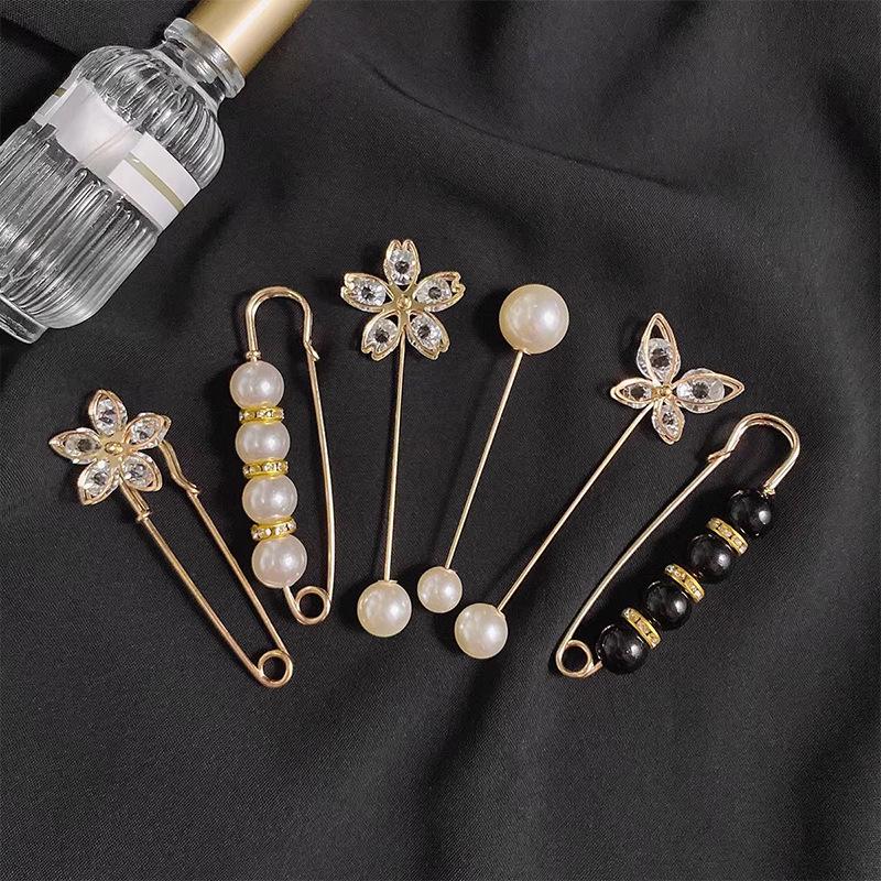 Elegant Pearl Flower Brooch for Women - Anti-Exposure Clothing Pin Accessory