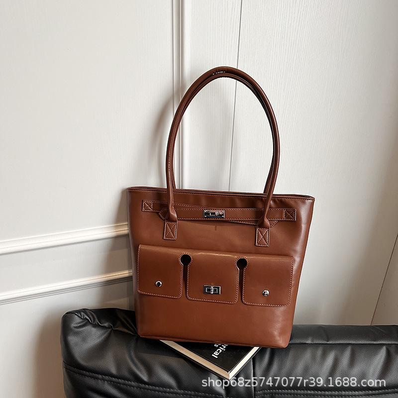 Portable large-capacity fashion tote bag 2025 winter new simple casual shoulder bag feeling versatile women's bag explosion