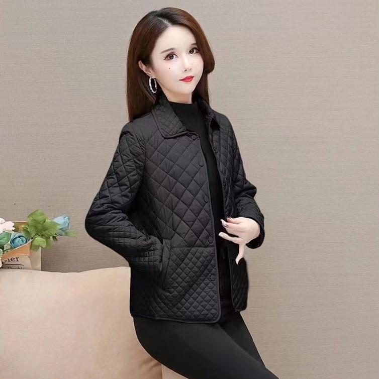 Small Diamond-shaped Lightweight Cotton-padded Jacket for Mothers In Winter Loose, Light and Short Cotton-padded Jacket for Women