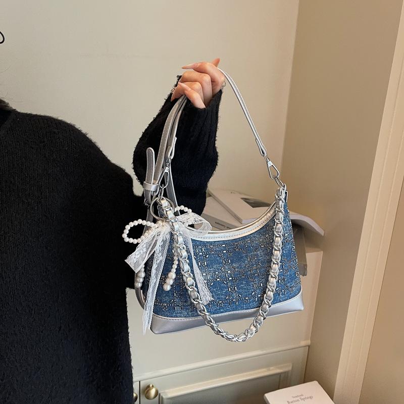 Fashionable Versatile Crossbody Bag with Shoulder Strap, Soft Texture, Suitable for Daily Commuting, Adjustable Strap Design