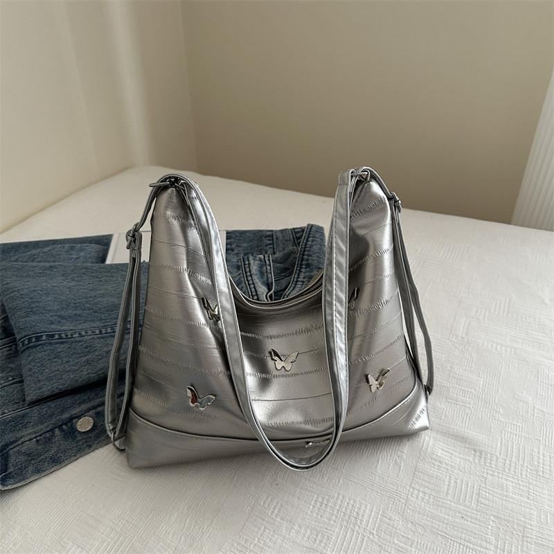 

Fashionable Casual Tote Bag 2024 Summer New Women s Trendy Simple Large Capacity Commuter Bag срібний