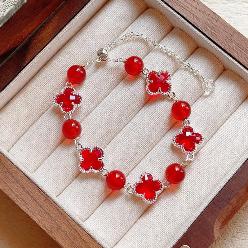 

Green Rutilated Quartz & Obsidian Four-Leaf Clover Bracelet - Dreamy Wonderland Design for Women, Unique Gift.