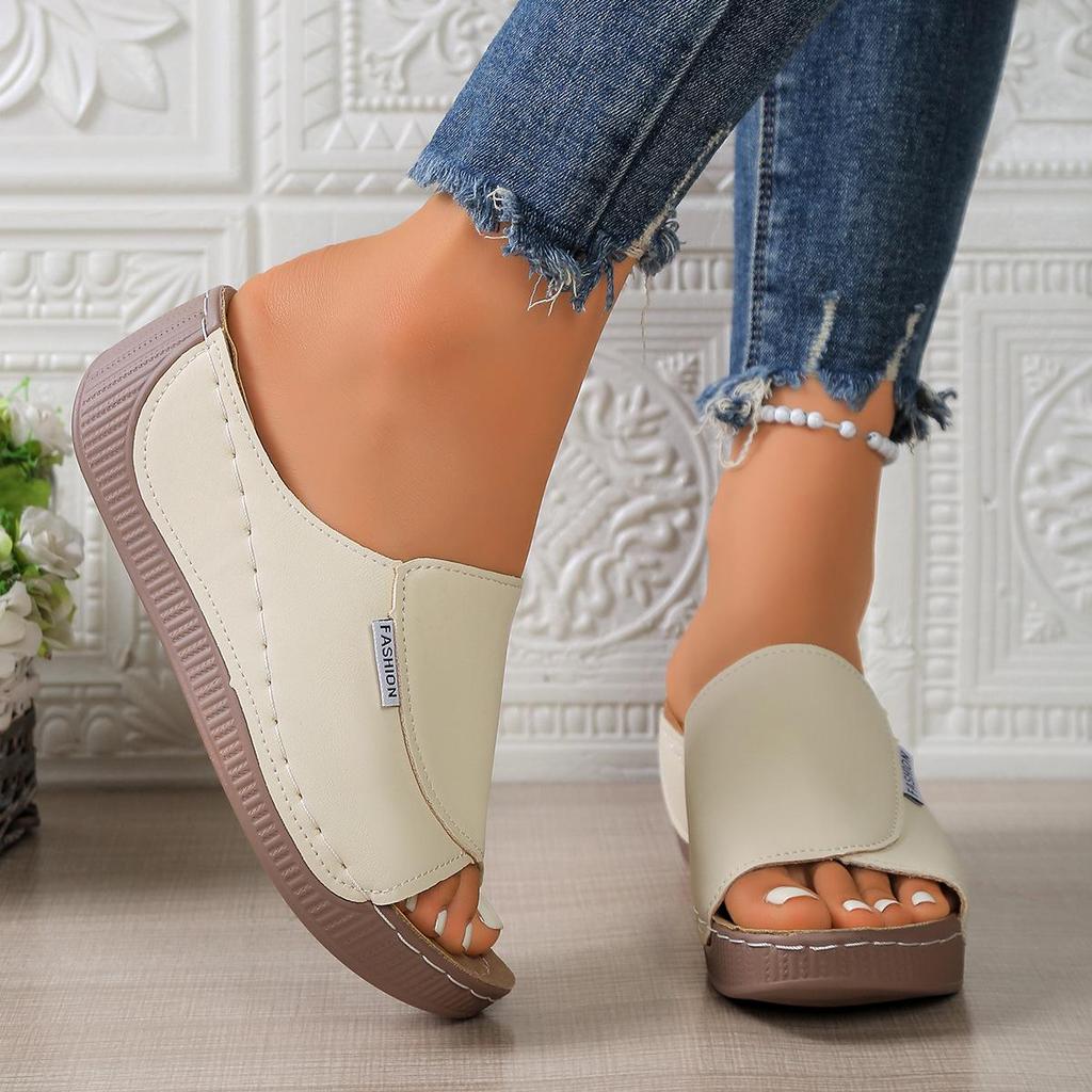 2025 Women's Plus Size Thick-soled Casual Outdoor Wedge Heel Slippers with Simple Strap and Open Toe Design