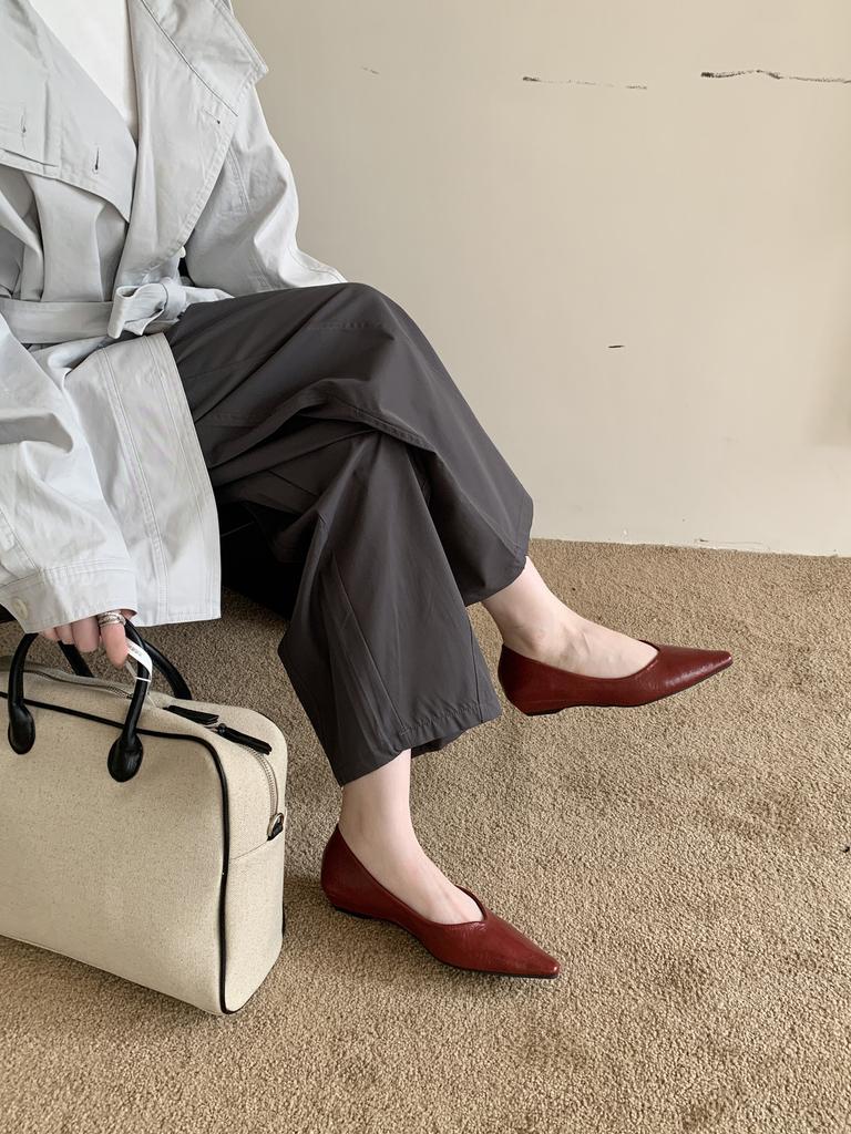 Square head small slope heel is not tired of feet, autumn 2025 new light mouth with skirt temperament single shoes women's shoes