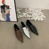 2025 Spring and Autumn New Pointed Single Shoes Women's French Retro Word Fashion Versatile Low Heel Flat Mary Jane