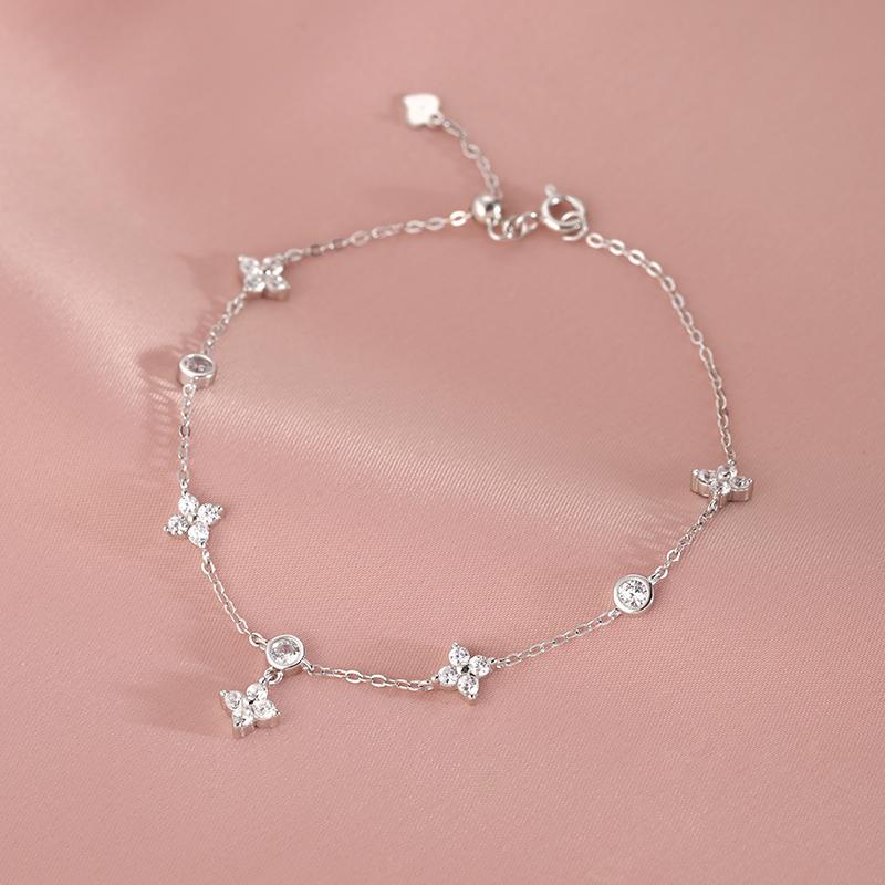 Shiny Diamond Zircon Four-Leaf Flower Bracelet Women'S Light Luxury Temperament Is Versatile, Simple And Exquisite Handmade Birthday Gift
