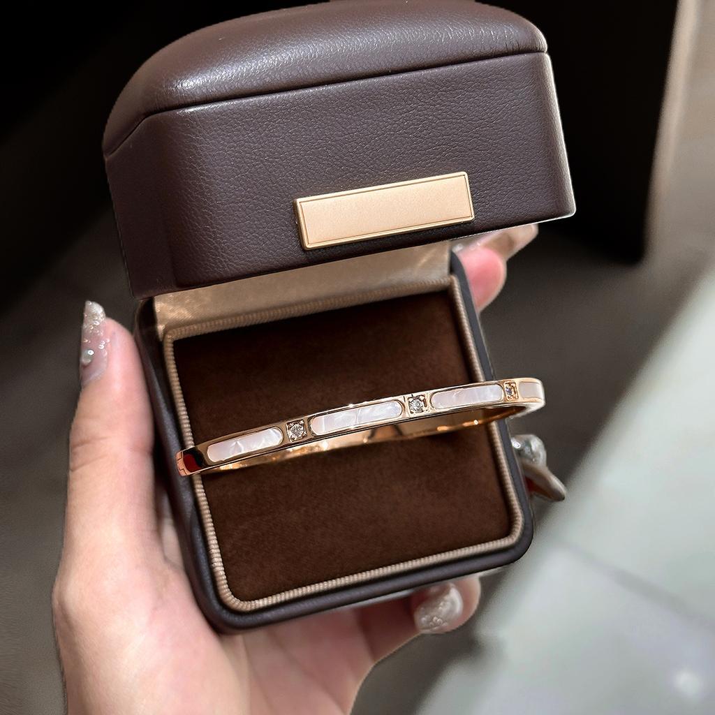 Seiko and Simple Micro-embellished Fashionable and Versatile Bracelet