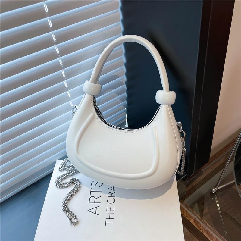 Niche Design Versatile Messenger Bag Women's 2025 Spring and Summer New Trendy Retro Portable Crescent Bag Shoulder Handbag