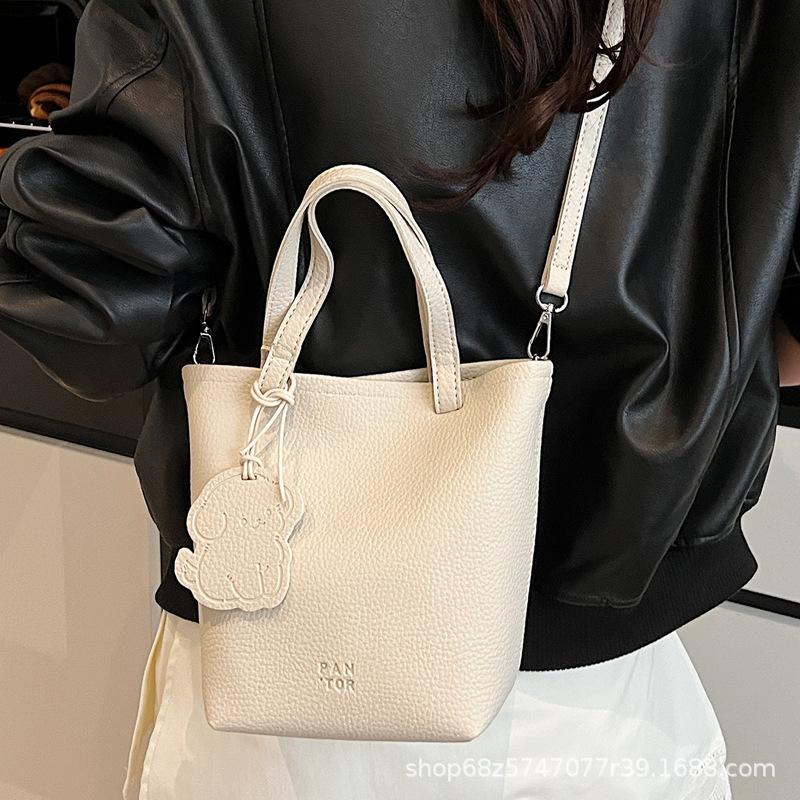 Portable bucket bag 2025 new versatile texture messenger bag niche design Internet celebrity popular shoulder bag