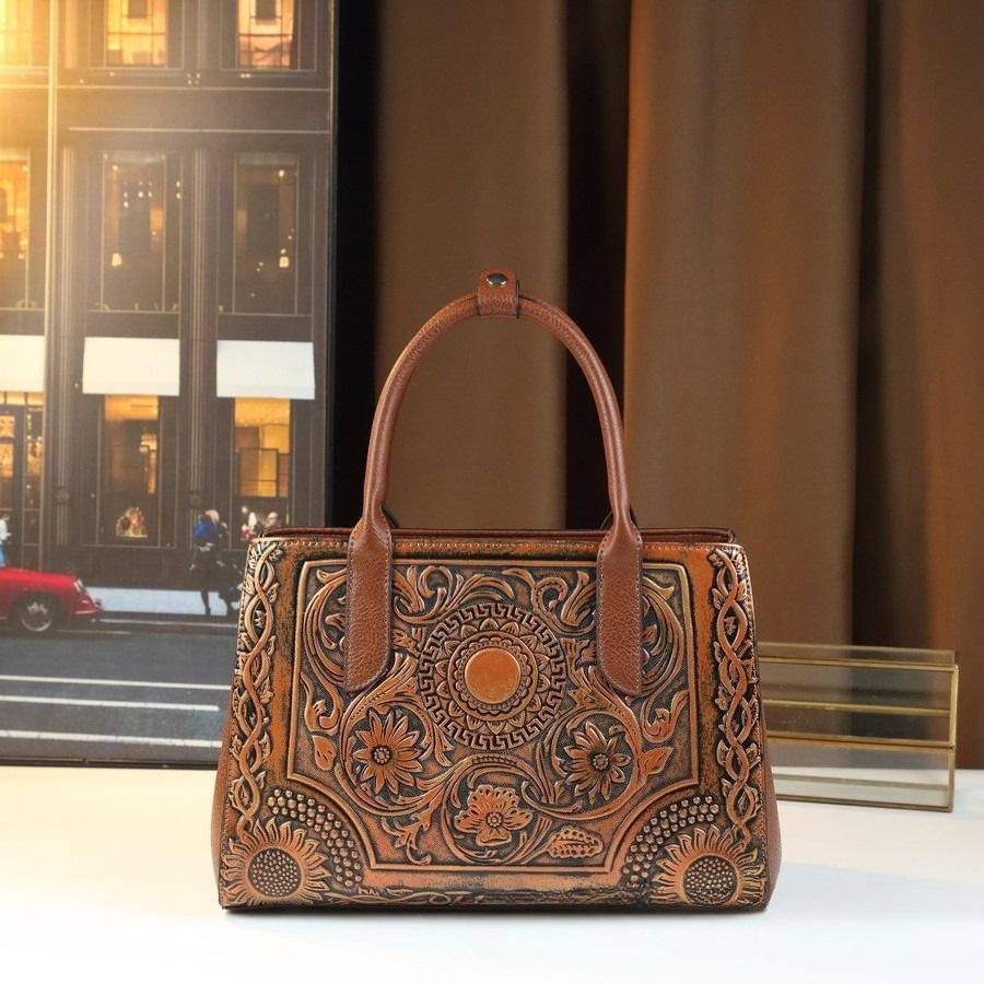 

Vintage Fashion Portable Women S Bag Embossing And Polishing Craftsmanship Hand Bag Casual Commuting Shoulder Messenger Bag Tide світло-коричневого кольору