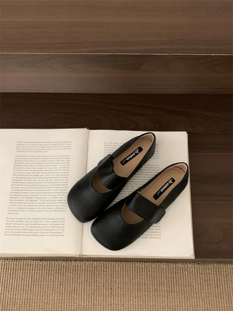 2025 spring and autumn new soft leather retro Mary Jane grandma shoes small leather shoes French square head flat sole shoes women