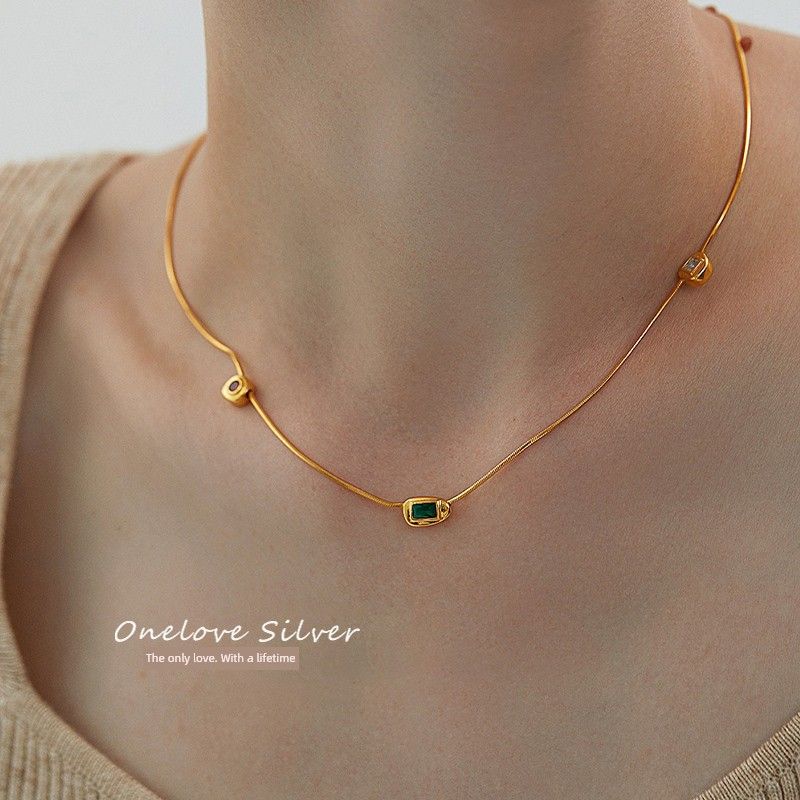 

Vintage European and American Style Gold Bead Emerald Pendant Necklace for Women 2026 New Popular Summer Light Luxury Clavicle Chain Neck Chain Vintage Necklace