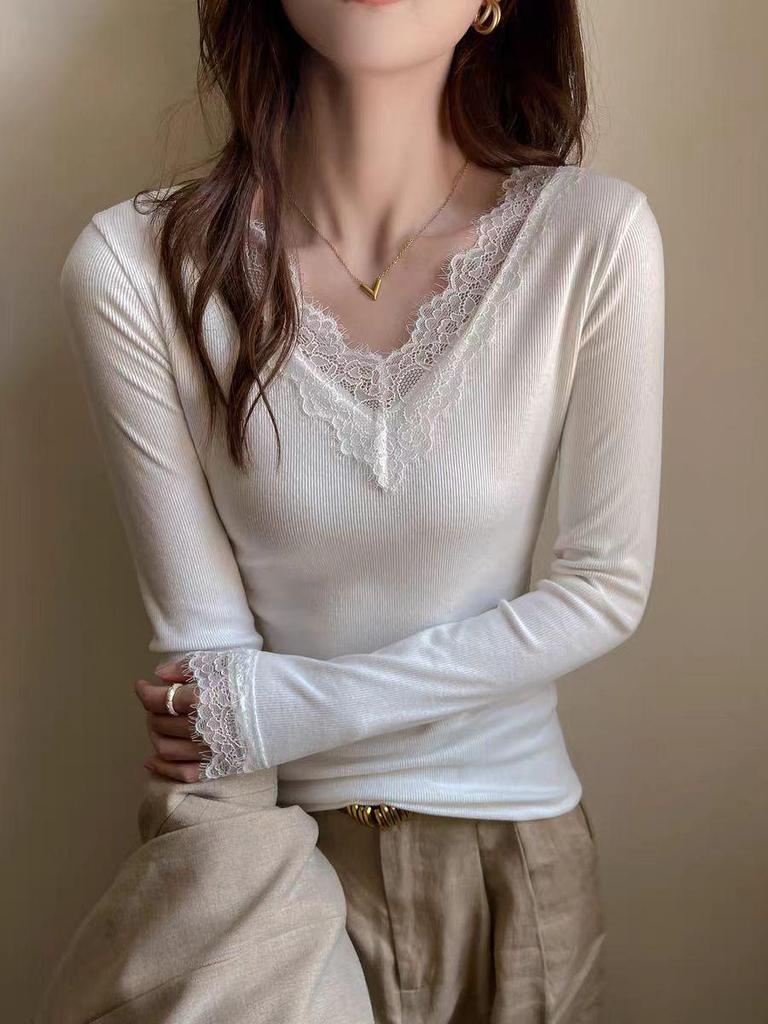Lace Trim V-Neck Long-Sleeve Brushed T-Shirt with Cashmere Fur Lining for Women - Autumn/Winter Collection.