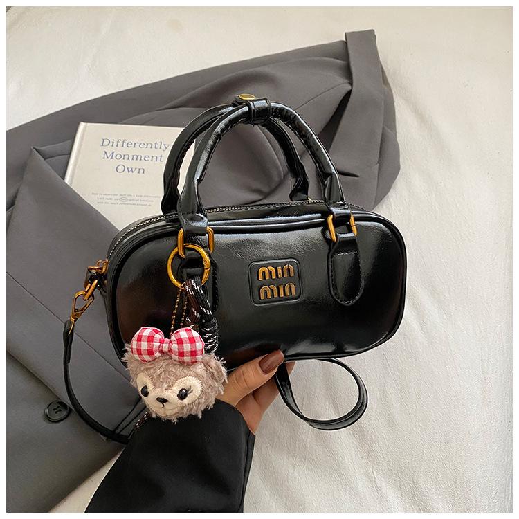 Simple and High-value Small Bag Women's Bag 2025 Autumn New Niche Foreign Style Hand Carry Small Square Bag Commuter Messenger Bag