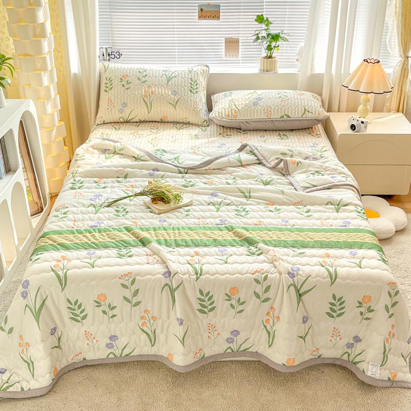 Luxury Floral Style Summer Quilt Skin-friendly Comfortable Ultra Soft Air Conditioning Cooling Quilts Home Travel Thin Blanket