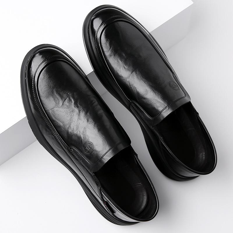 Fashion Summer Autumn New Designer Loafers Man Fashion Casual Solid Color Driving Shoes Male Soft Sole Business Leather Shoes Man