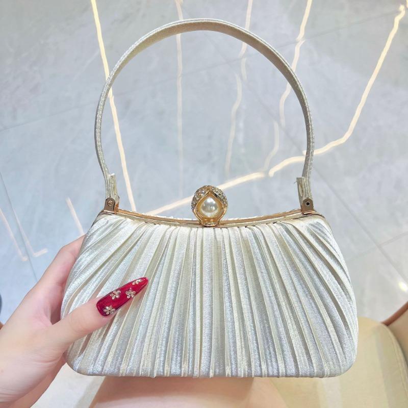 

The Evening Bag Is A Pleated Handbag with An Elegant Style and A Large-capacity Clutch золотий