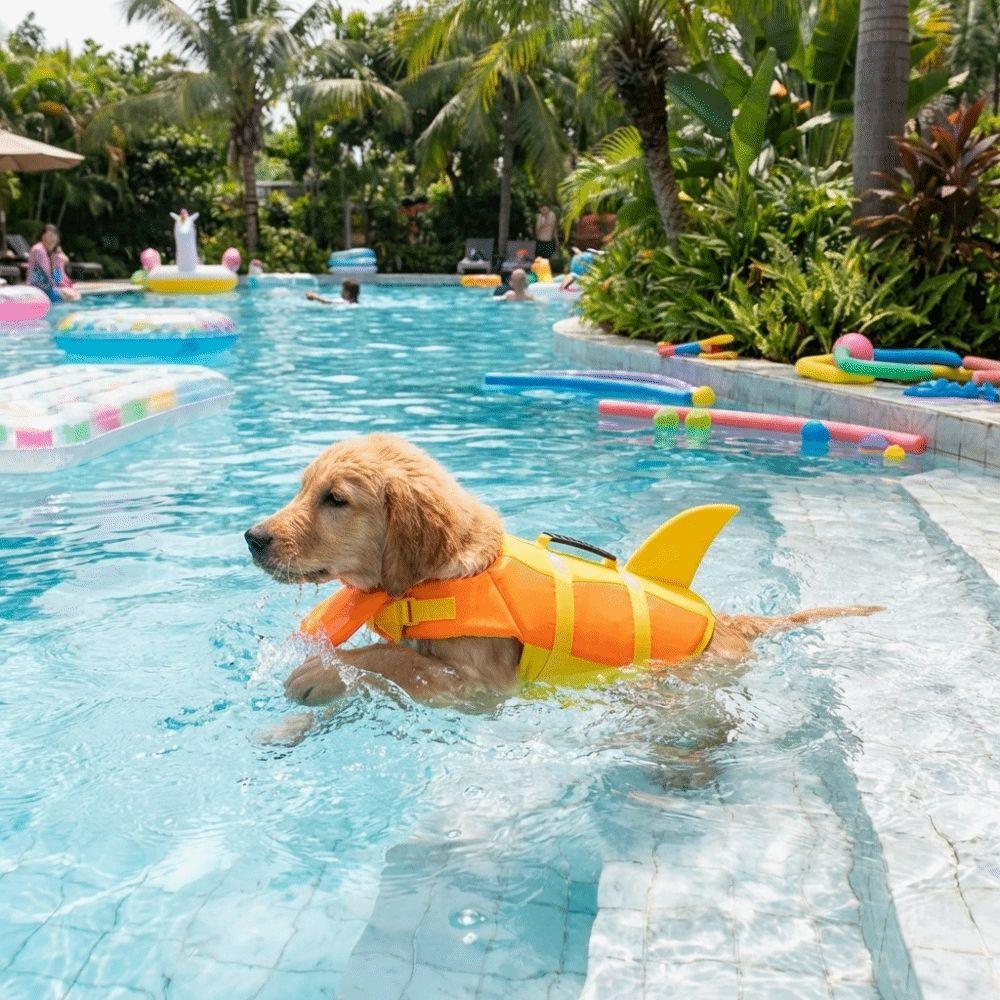 Shark Shape Dog Life Vest Adjustable Dog Life Preserver Dog Swimming Suit Boating Safety
