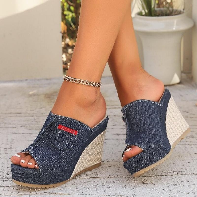 Fashion Summer 2025 new women's slope heel flip-flops with thick soles, simple and fashionable fish-mouth flip-flops for outerwear