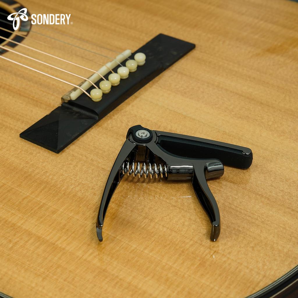 Capo Tast Guitar String Cutting Bridge Pin Puller 4 in 1 Acoustic Guitar Electric 6 Strings Acoustic Guitar Capo 5 guitar plectrums and pouch included