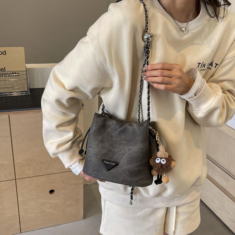2025 summer new bag women's niche design high-end chain bucket bag fashion strap shoulder bag