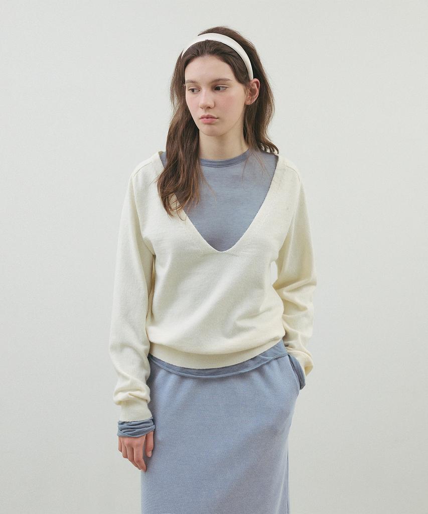 HANE Solid Deep V-Neck Knit 5 Colors
