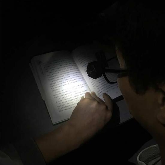 Aufsteckbares Brillenlicht, 360 Grad drehbar, Nachtangeln, Lesen, Mini-Brillenlicht, tragbar, leicht, superhelle LED-Brillenlampe