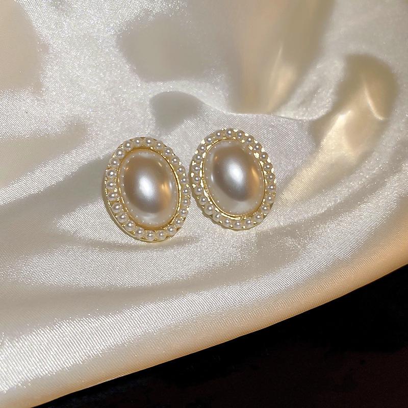 Vintage French-Style Silver Needle Earrings - Women's Elegant Studs with Retro Court Charm