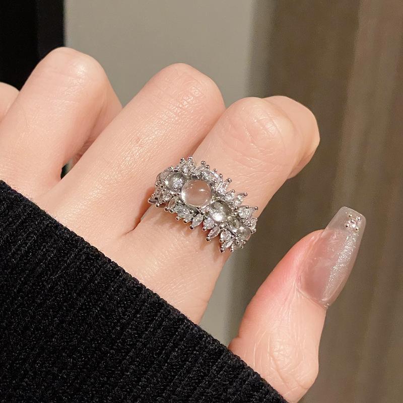 Retro Imitat Jade Chalcedon Exquisiter Ring Damen Süß Kühl Nische Opal Hoher Sinn Einfach Einzigartiges Design Accessoires