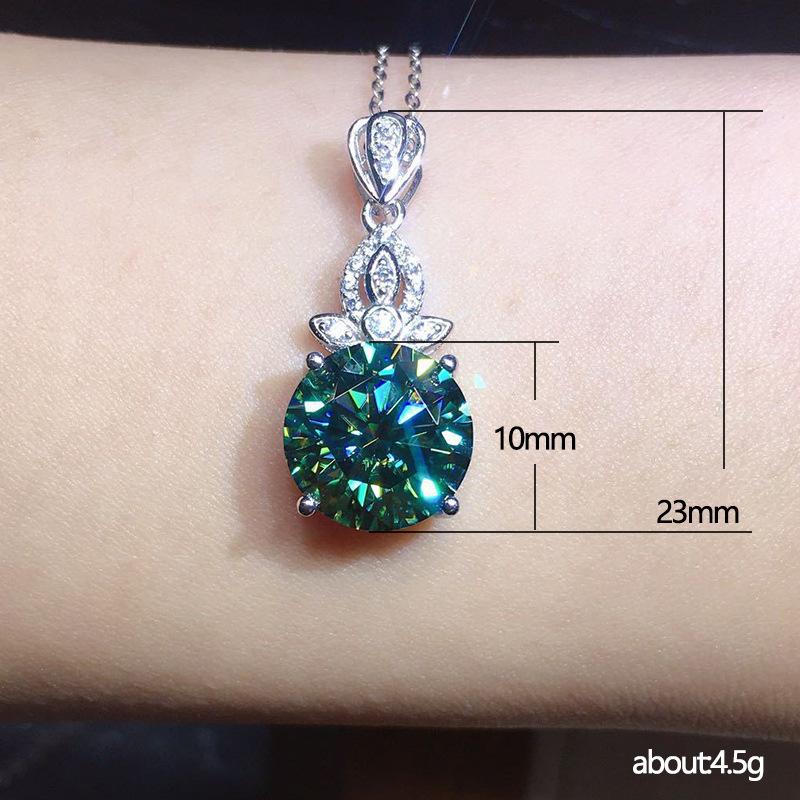 Ladies' Exquisite Inlaid Circular Cut Green Zircon Pendant Necklace, Elegant and Eye-catching Jewelry, Birthday and Anniversary Gifts