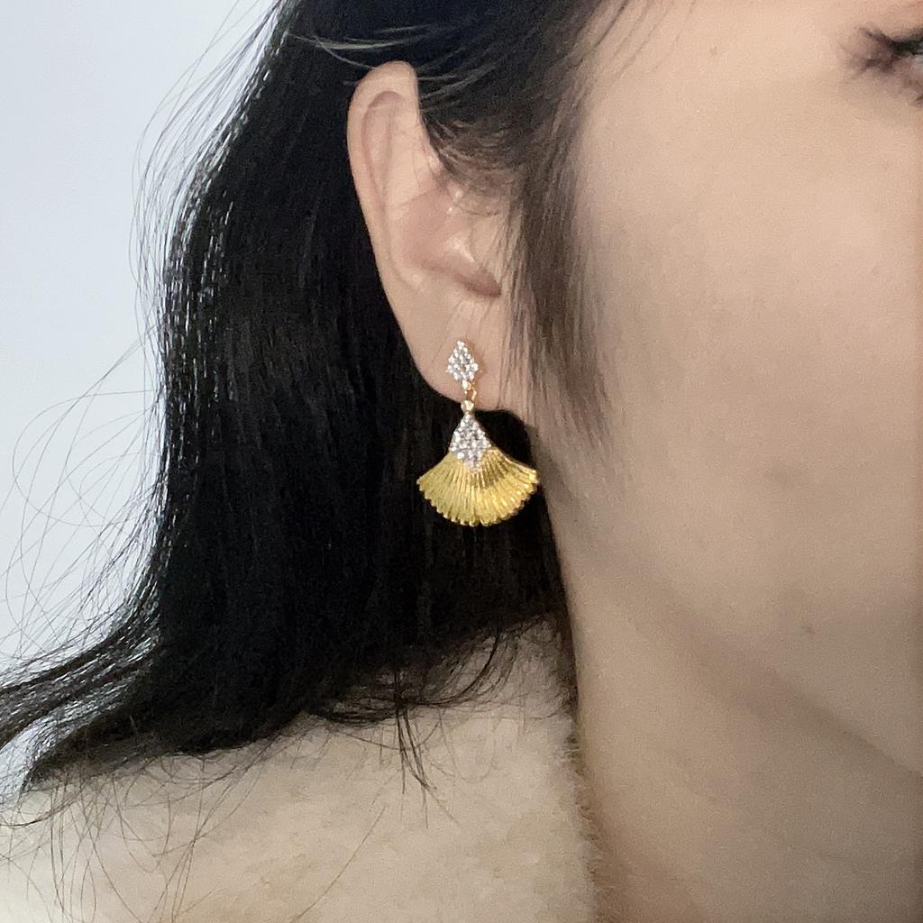 French Light Luxury Temperament Fan Stud Earrings Women, Peacock Tail Earrings Exquisite High-End Personalized Earrings