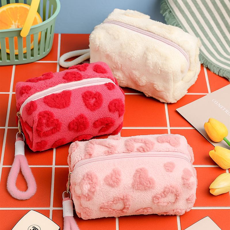 High-Value Removable Handheld Plush Makeup Bag - Cute, Large Capacity Cosmetics Storage for Sweet Girls