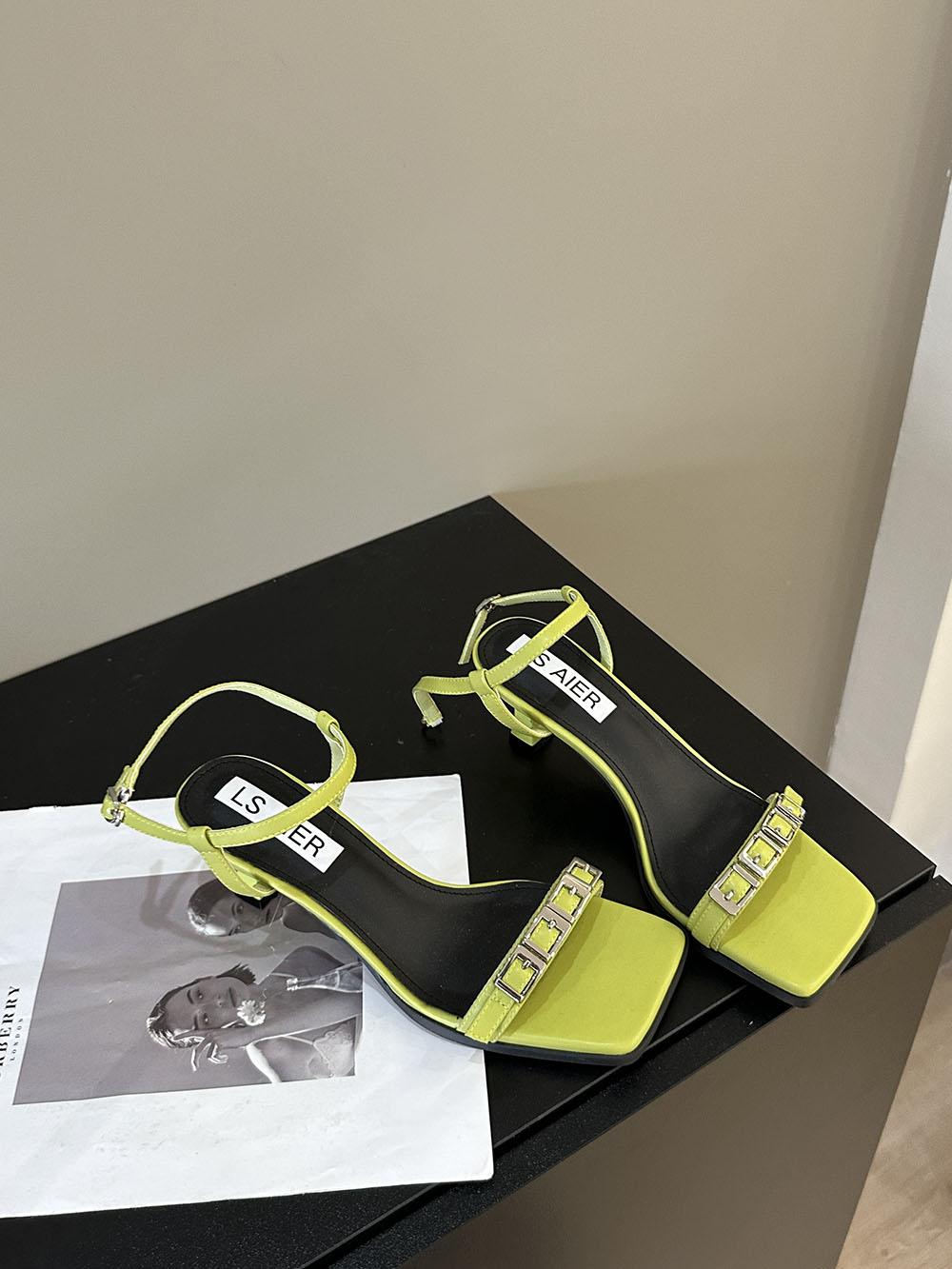 

Модные женские босоножки с открытым носком, летние туфли с пряжкой на ремне и заклепками, тонкие туфли на среднем каблуке, черные, зеленые, серебристые, сексуальные туфли-лодочки с ремешком на щиколотке 39 7.5 зелёный