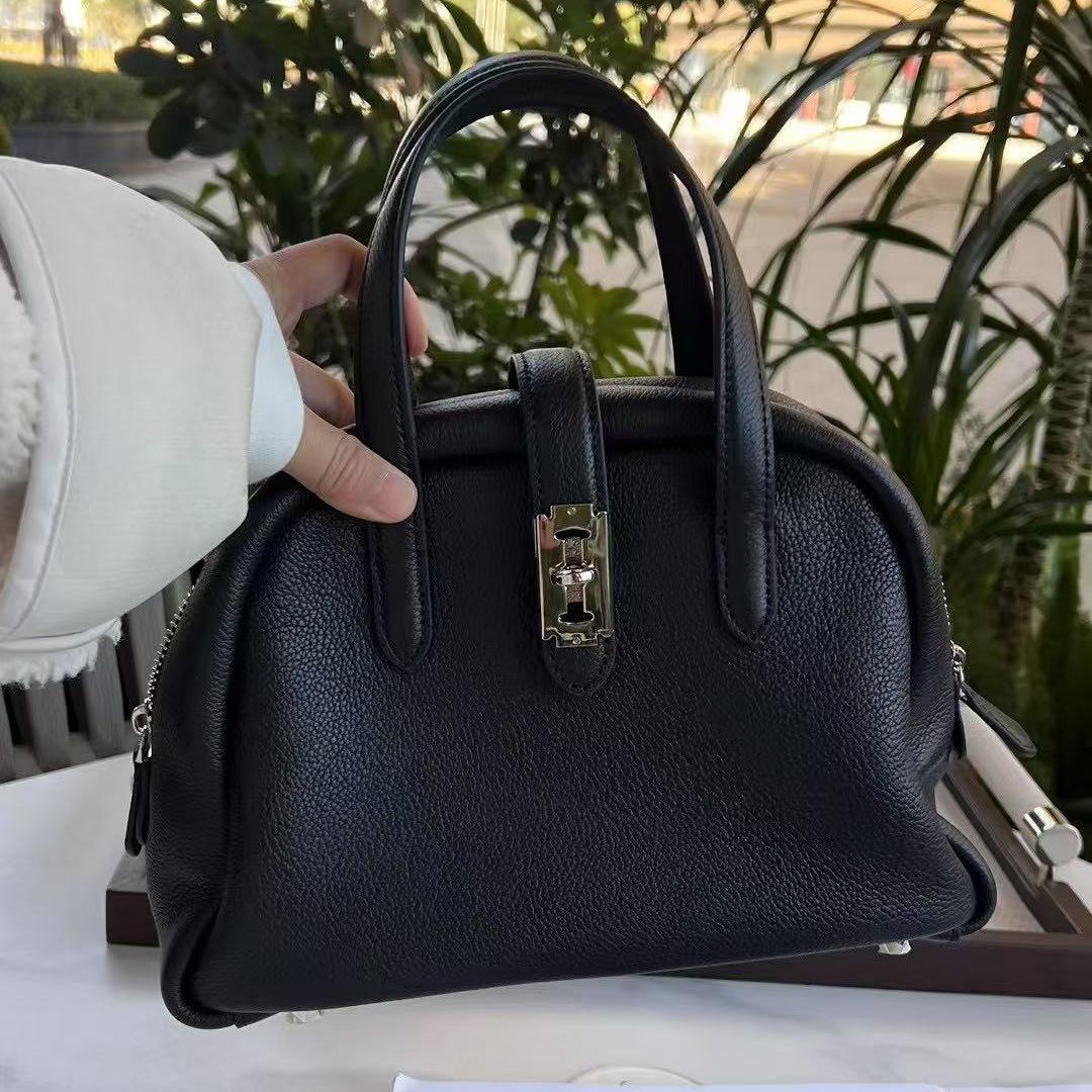 

Дизайнерская текстурная сумка-хобо на одно плечо, сумка-пельмень из мягкой кожи, портативная сумка-мессенджер, повседневная сумка через плечо, женская сумка 26x12x16cm чёрный