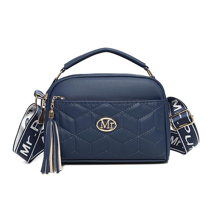 New women's messenger bag autumn and winter trend versatile diamond fringed bag large capacity fashion girls portable shoulder bag