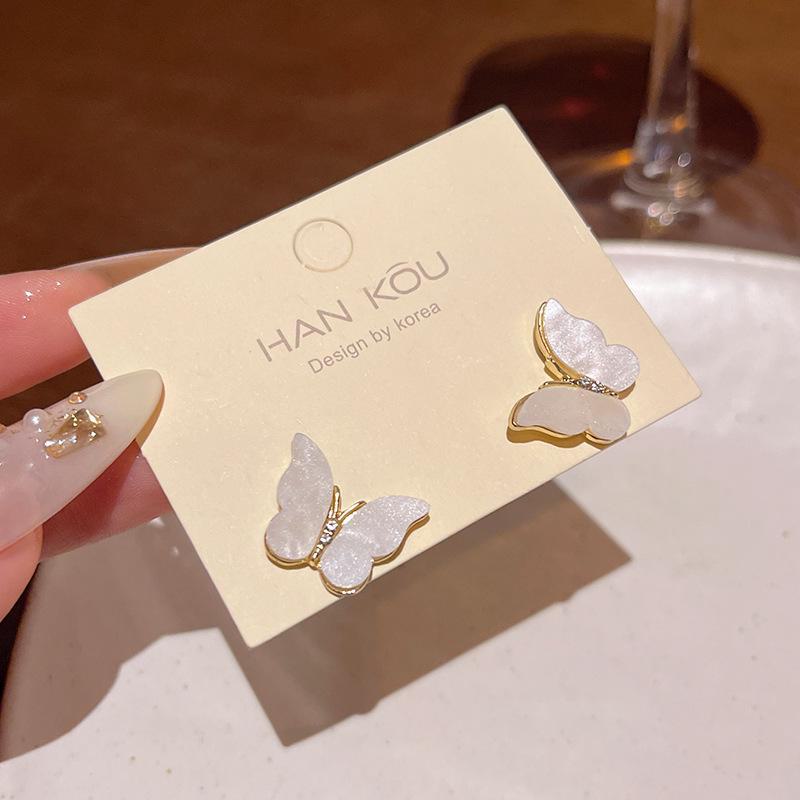 Korean Crystal Butterfly & Pearl Earrings - Elegant, High-End Fashion Accessory for Women