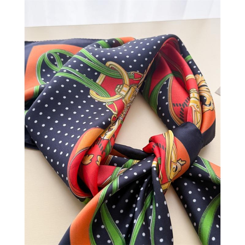 Chain Dot Printed Silk Like Small Square Scarf For Women Sun Protection