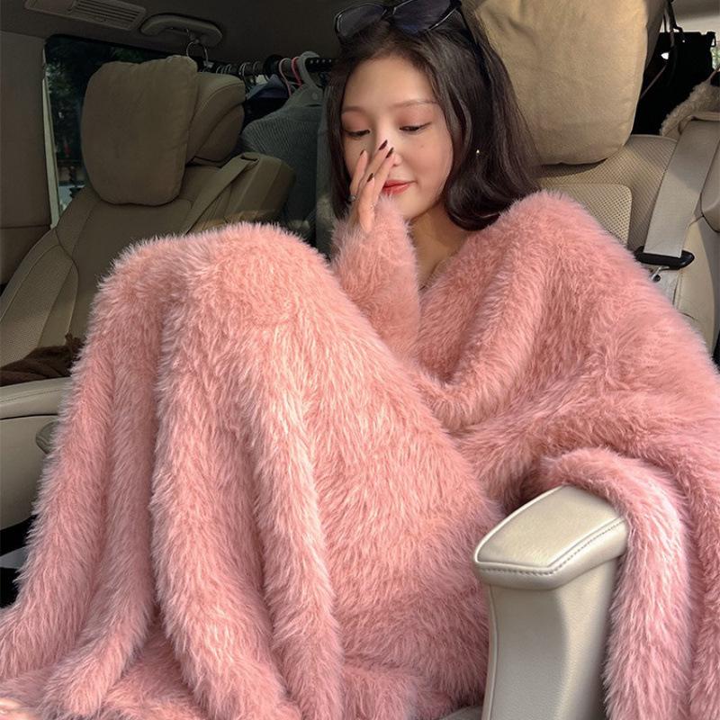 

Женское зимнее платье 2024 года из белой шерсти до колена с имитацией норки M (fits up to 70 kg, length 110 cm)