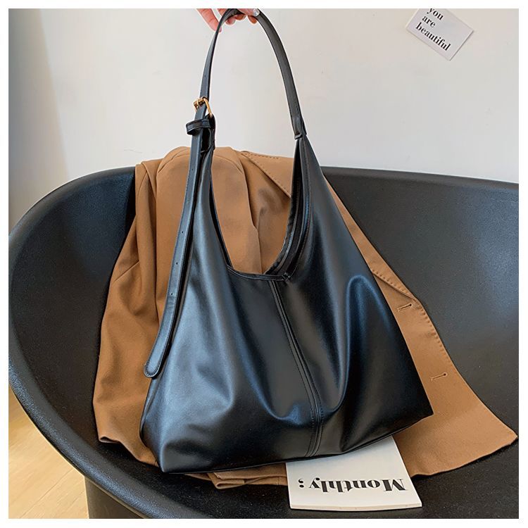 

Large-capacity Handbag for Women, Autumn Versatile New-style Shoulder Bucket Bag, School and Commuting Tote Bag, Fashionable Women s Handbag чёрный