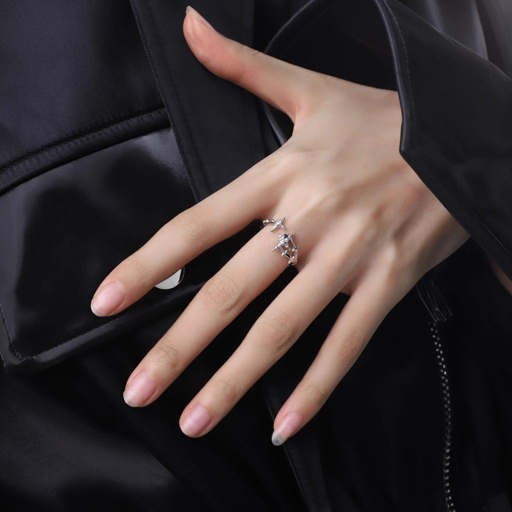 And Elegant Trendy Star Shaped Rings With Diamond Embellishments For Distinctive Style