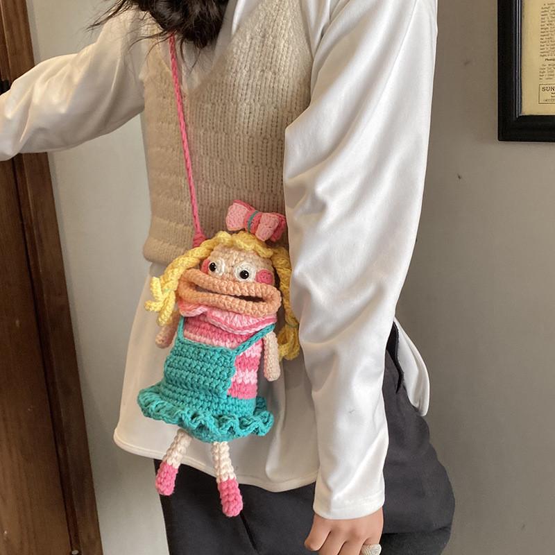 Cute Woolen Handwoven Phone Purse With Card Holder For Urban Commuting